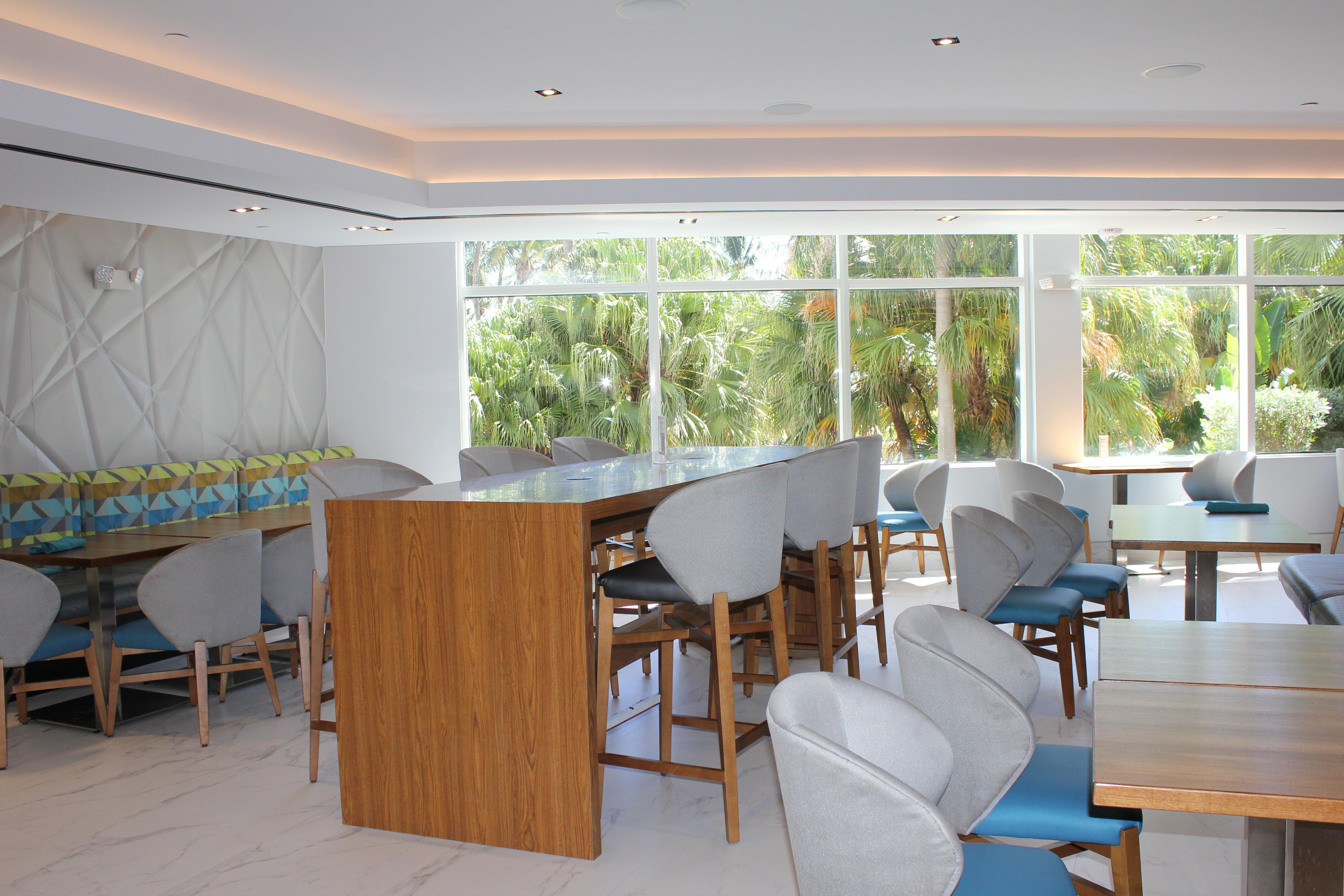 Holiday Inn Miami Beach-Oceanfront By Ihg Exterior photo