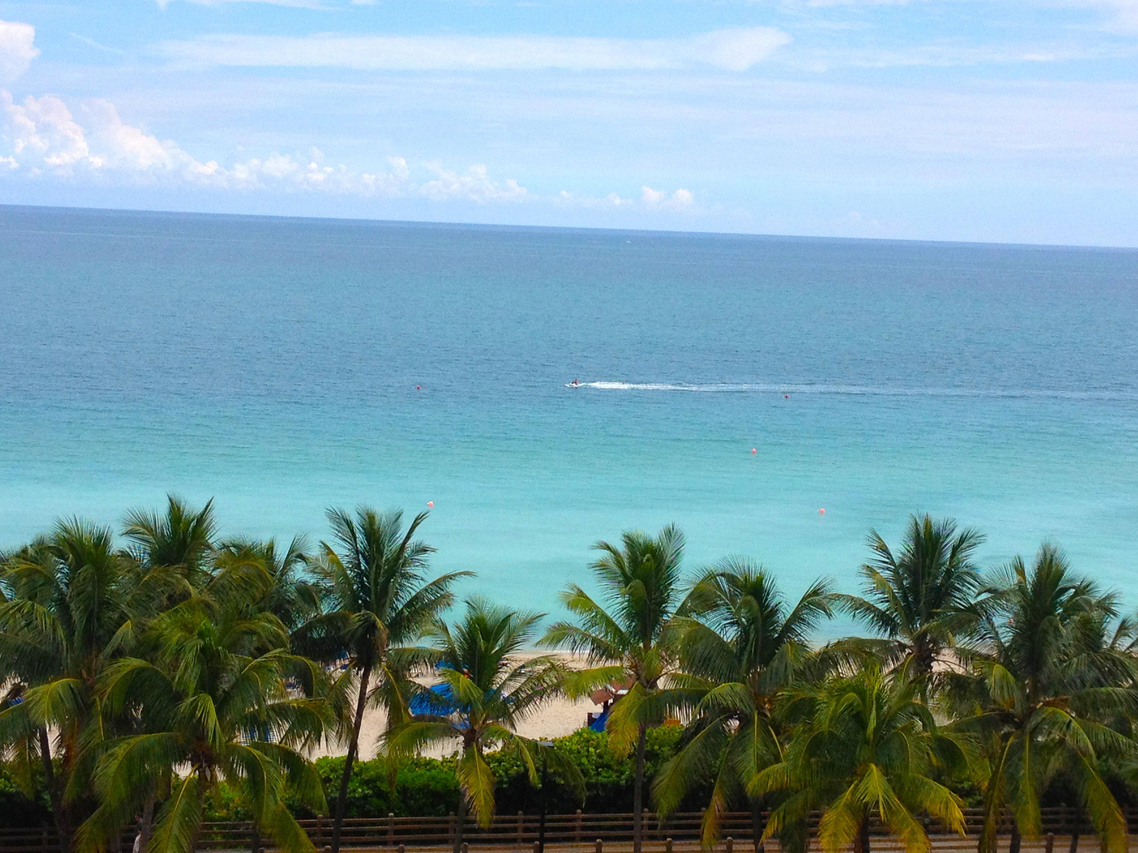 Holiday Inn Miami Beach-Oceanfront By Ihg Exterior photo