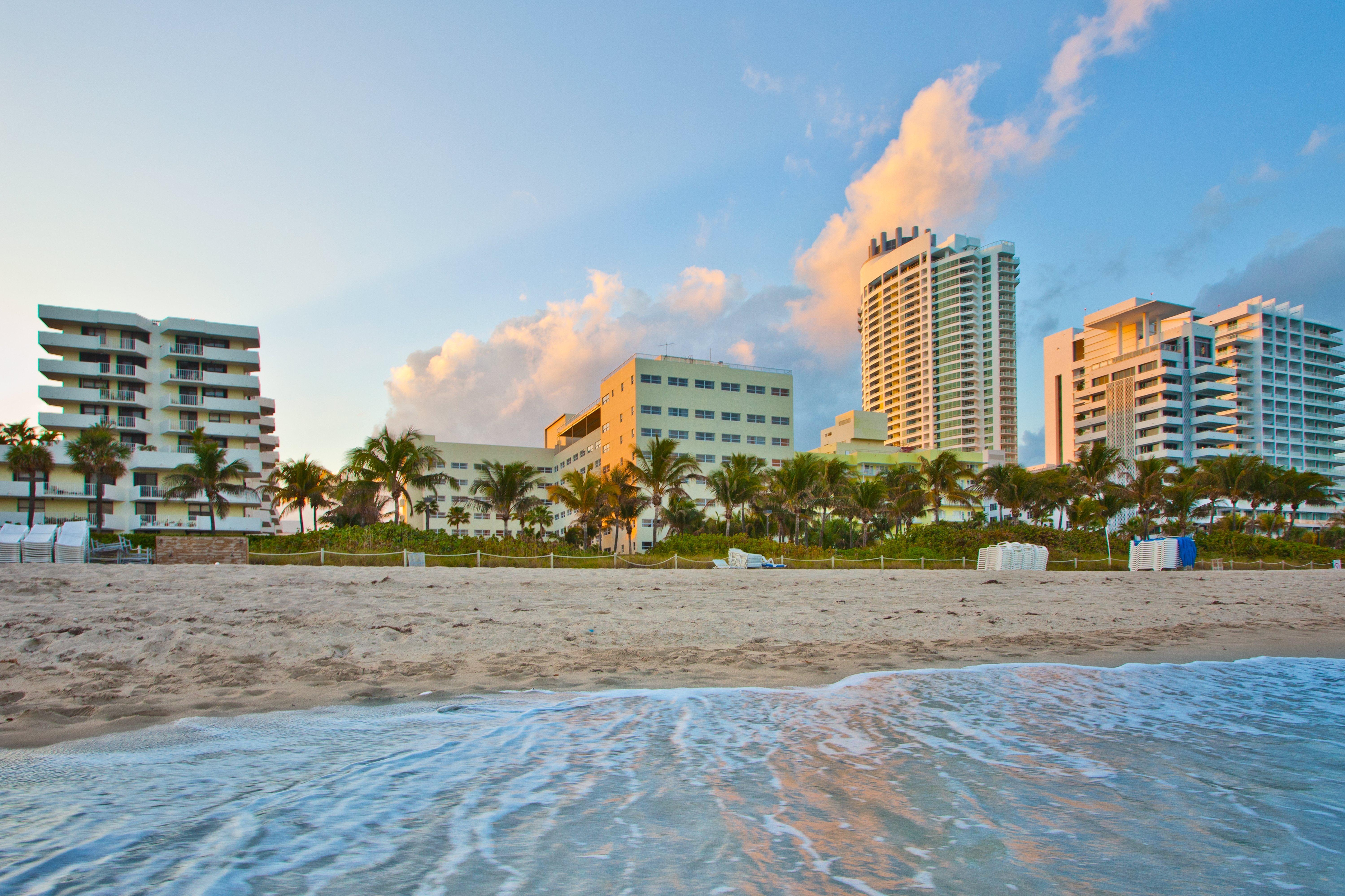 Holiday Inn Miami Beach-Oceanfront By Ihg Exterior photo