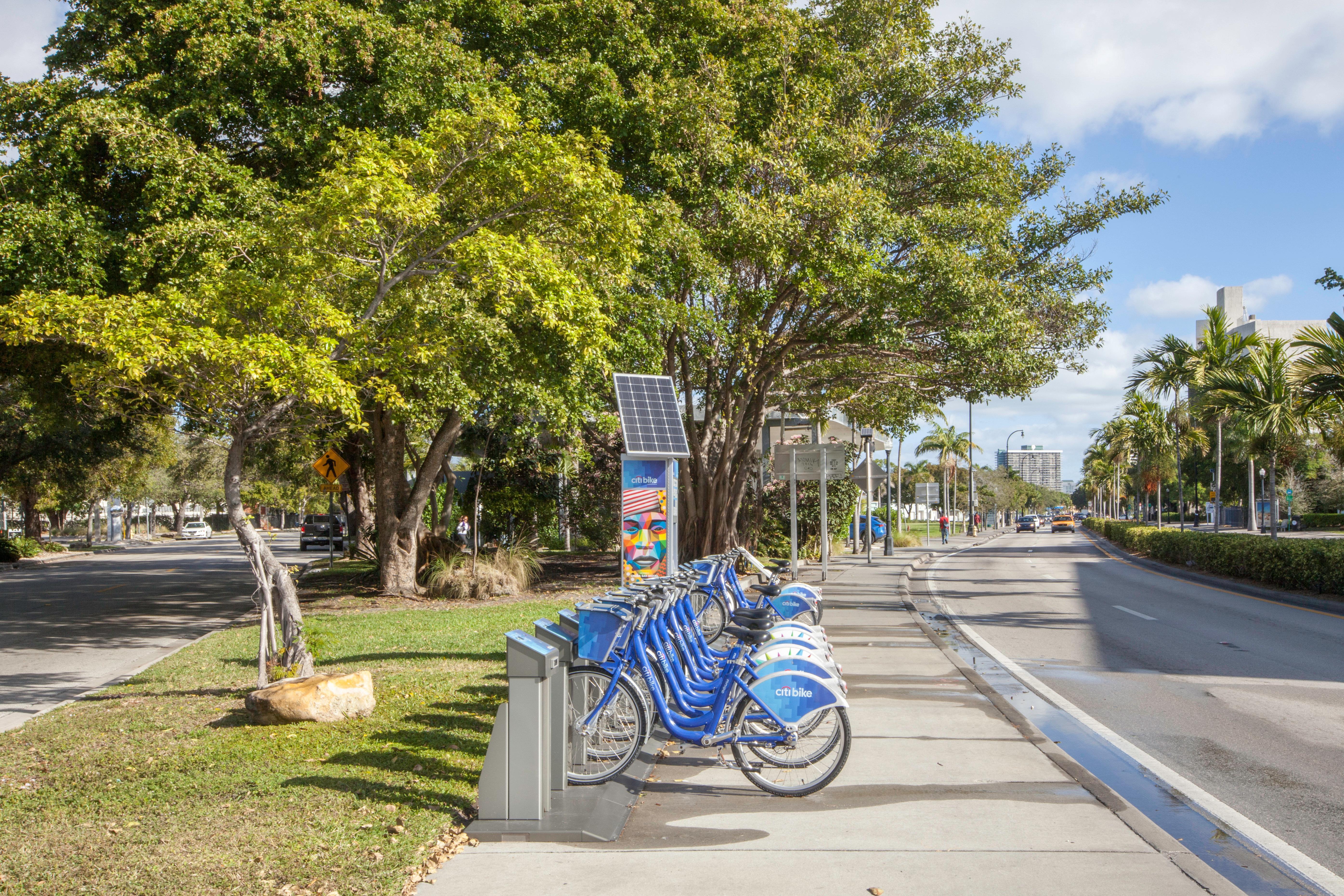 Holiday Inn Miami Beach-Oceanfront By Ihg Exterior photo