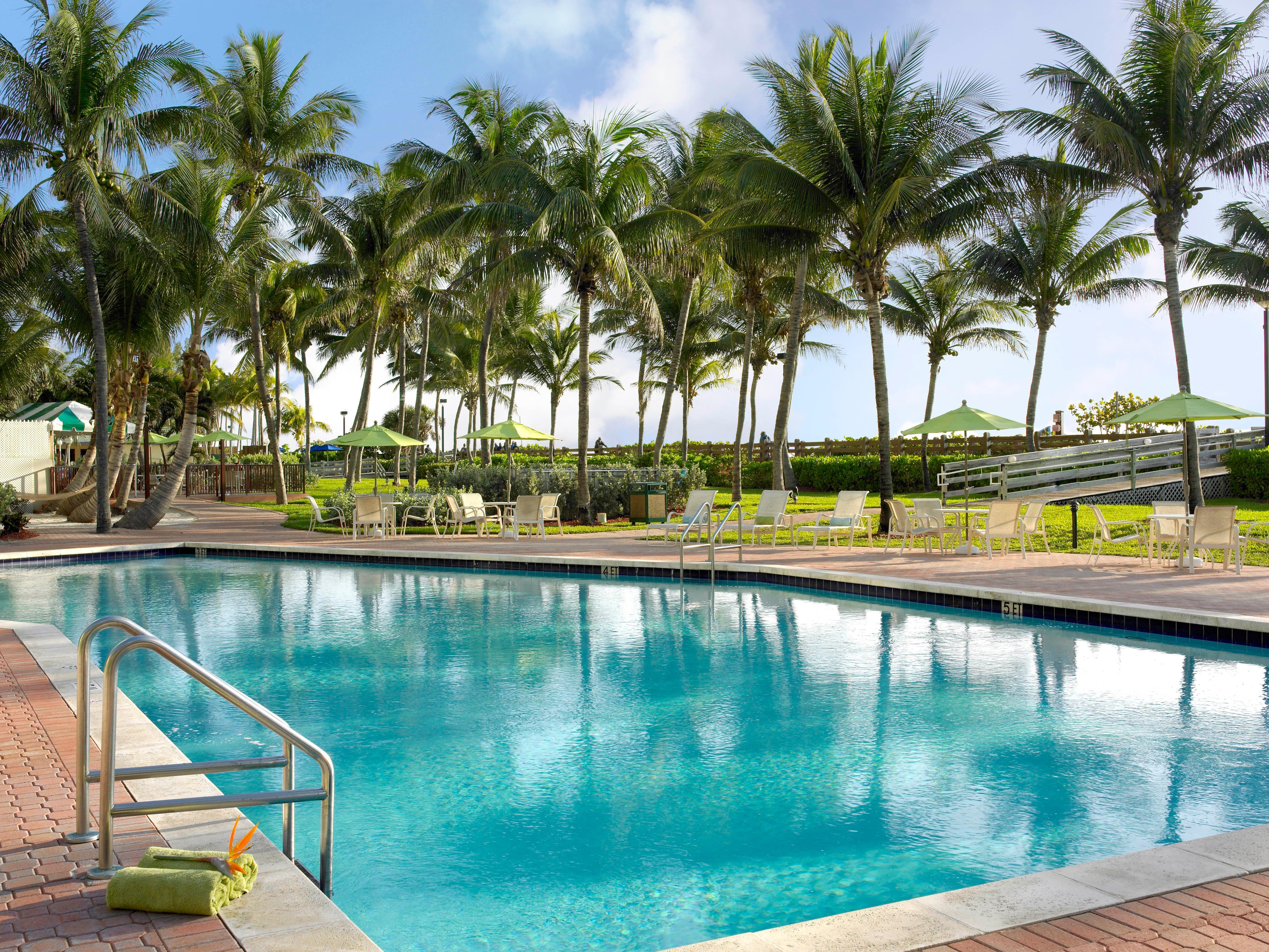 Holiday Inn Miami Beach-Oceanfront By Ihg Exterior photo