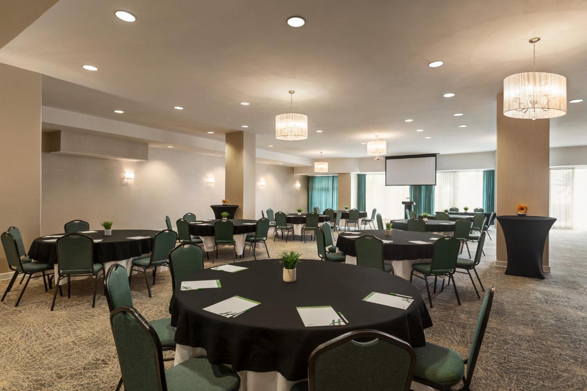 Holiday Inn Miami Beach-Oceanfront By Ihg Exterior photo